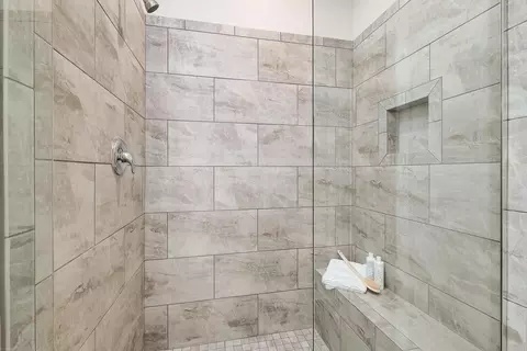 Bath - 35 Overland Pass, Arab, AL 35016 photo 6 of 16