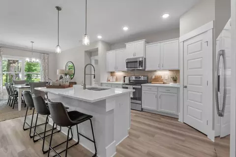 Kitchen - 35 Overland Pass, Arab, AL 35016 photo 4 of 6