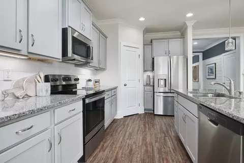 Kitchen - 35 Overland Pass, Arab, AL 35016 photo 3 of 6