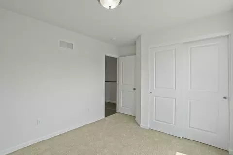 Bedroom - 2341 Castle Hill Dr, Rolla, MO 65401 photo 4 of 6