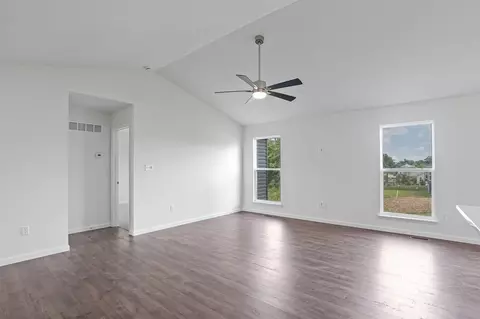 Living - 2341 Castle Hill Dr, Rolla, MO 65401 photo 4 of 5