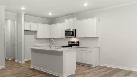 6525 Parsons St, Flowery Branch, GA 30542