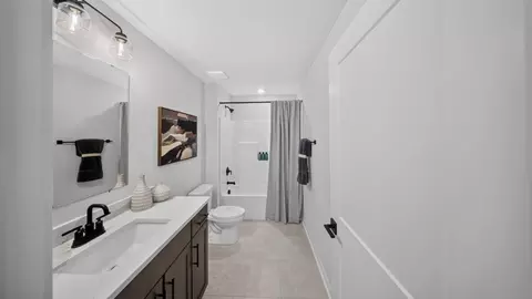 Bath - 4325 Round Table Dr, Gastonia, NC 28056 photo 10 of 14