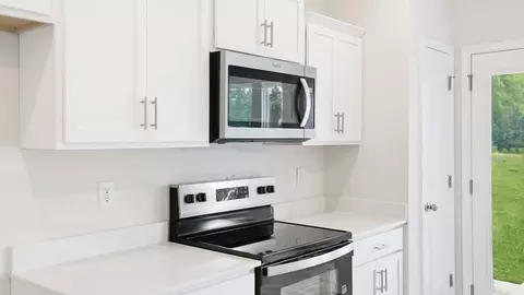 Kitchen - 809 Embark Cir, Greer, SC 29651 photo 2 of 9