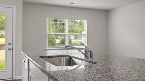 Kitchen - 809 Embark Cir, Greer, SC 29651 photo 6 of 11