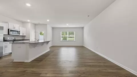 Living - 809 Embark Cir, Greer, SC 29651 photo 1 of 2