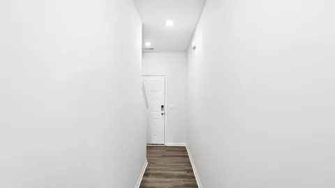 Entry Way - 809 Embark Cir, Greer, SC 29651 photo 4 of 15