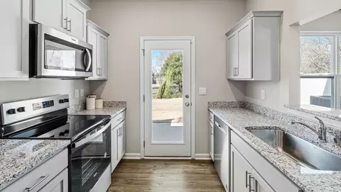 Kitchen - 809 Embark Cir, Greer, SC 29651 photo 11 of 11