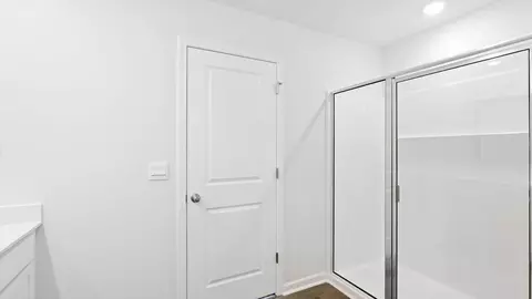 Bath - 809 Embark Cir, Greer, SC 29651 photo 2 of 6