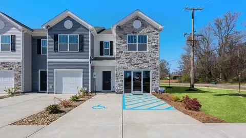 Exterior - 809 Embark Cir, Greer, SC 29651 photo 5 of 6