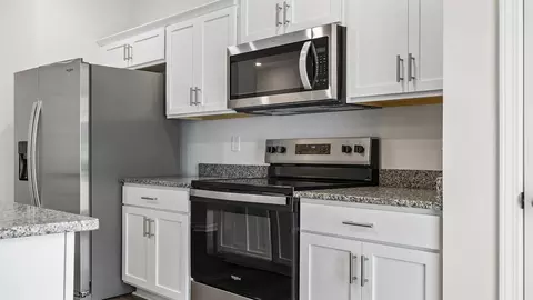 Kitchen - 809 Embark Cir, Greer, SC 29651 photo 2 of 11