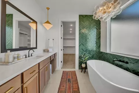 Bath - 200 Saddle Springs Dr, Georgetown, TX 78633 photo 1 of 6