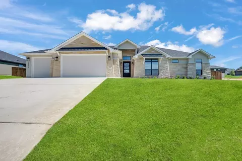 Exterior - 200 Saddle Springs Dr, Georgetown, TX 78633 photo 5 of 8