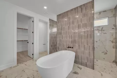 Bath - 200 Saddle Springs Dr, Georgetown, TX 78633 photo 5 of 6