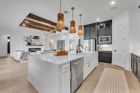 Kitchen - 200 Saddle Springs Dr, Georgetown, TX 78633 photo 4 of 5