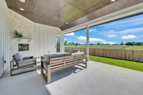Exterior - 200 Saddle Springs Dr, Georgetown, TX 78633 photo 4 of 8