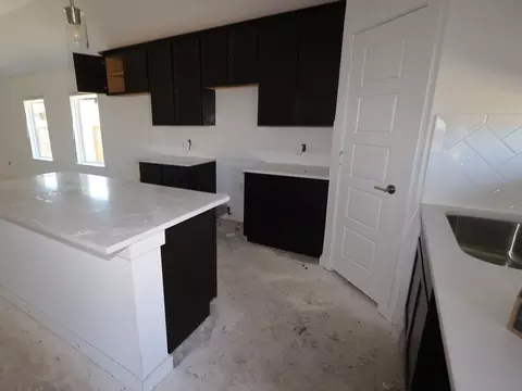 1313 Blue Moon Ln, La Marque, TX 77568