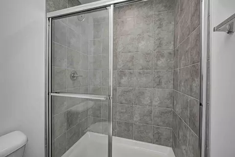 Bath - 7973 Mulberry Rd, Pendleton, IN 46064 photo 2 of 6