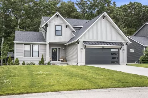 7609 Clementine Ave, Byron Center, MI 49315