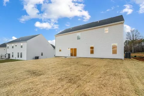 Exterior - 1000 Vanguard Dr, Spring Hill, TN 37174 photo 4 of 12