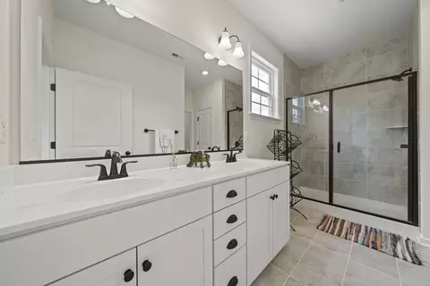 Bath - 1000 Vanguard Dr, Spring Hill, TN 37174 photo 2 of 2
