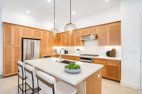 308 Torrey Pine Ter UNIT 720, Sunnyvale, CA 94086
