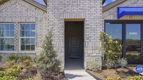 Exterior - 4004 Olivia Ln, Sanger, TX 76266 photo 2 of 8