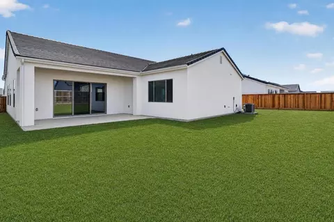 Exterior - 2262 N Marion Ave, Clovis, CA 93619 photo 3 of 6