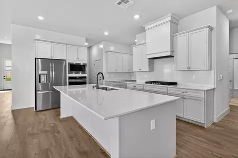 Kitchen - 2262 N Marion Ave, Clovis, CA 93619 photo 1 of 5