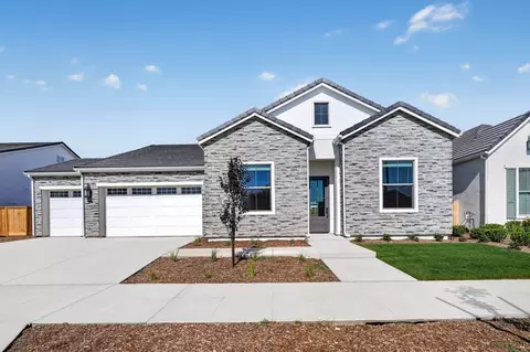 2262 N Marion Ave, Clovis, CA 93619