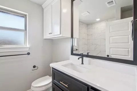Bath - 2920 E Northampton St, Broken Arrow, OK 74014 photo 4 of 14