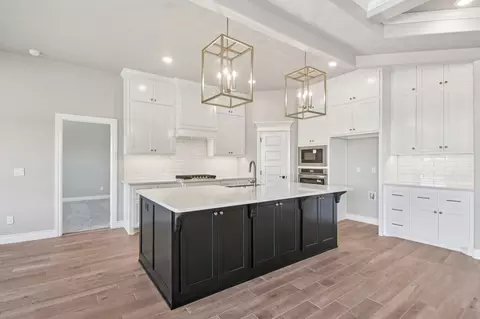 Kitchen - 2920 E Northampton St, Broken Arrow, OK 74014 photo 2 of 16