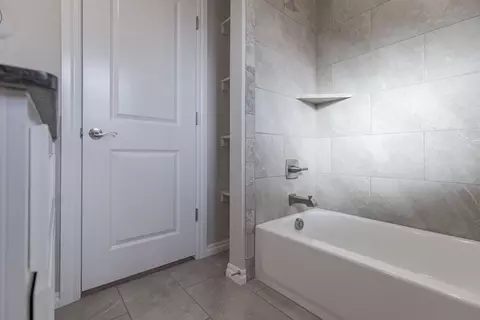 Bath - 2920 E Northampton St, Broken Arrow, OK 74014 photo 7 of 14