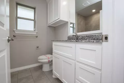Bath - 2920 E Northampton St, Broken Arrow, OK 74014 photo 11 of 14