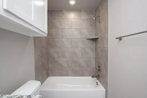 Bath - 2920 E Northampton St, Broken Arrow, OK 74014 photo 14 of 14