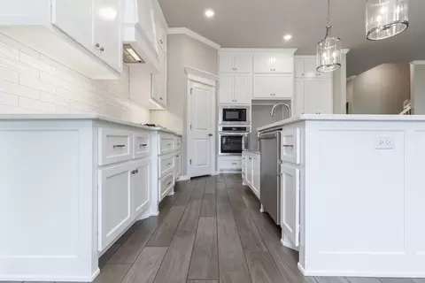 Kitchen - 2920 E Northampton St, Broken Arrow, OK 74014 photo 16 of 16