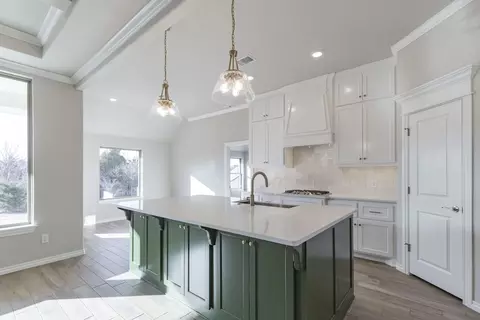 Kitchen - 2920 E Northampton St, Broken Arrow, OK 74014 photo 7 of 16