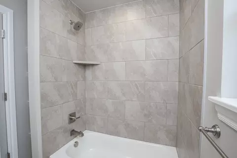 Bath - 2920 E Northampton St, Broken Arrow, OK 74014 photo 12 of 14