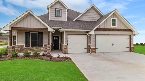 Exterior - 2920 E Northampton St, Broken Arrow, OK 74014 photo 2 of 29