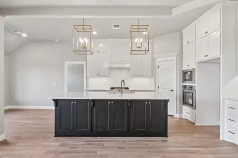 Kitchen - 2920 E Northampton St, Broken Arrow, OK 74014 photo 1 of 16