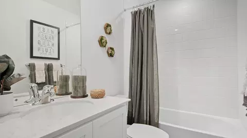 Bath - 370 Blossom St, Bennett, CO 80102 photo 2 of 4