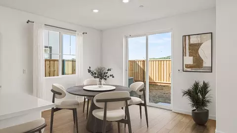 Dining - 3025 Oakham Dr, Vacaville, CA 95687 photo 2 of 3