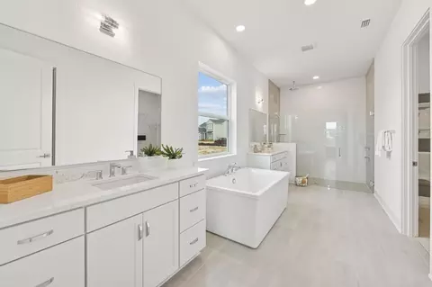Bath - 195 Bismarck Palm Rd, Saint Augustine, FL 32092 photo 3 of 3