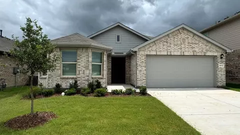 1013 Burnt Ranch Ln, Fort Worth, TX 76131