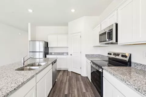 Kitchen - 125 Long Dr, Bethlehem, GA 30620 photo 3 of 4