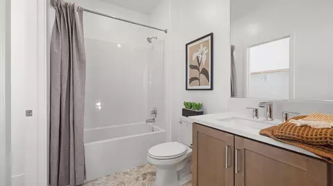 Bath - 613 Eureka Dr, Santa Paula, CA 93060 photo 4 of 6