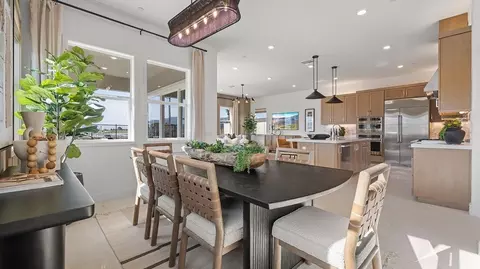 Dining - 613 Eureka Dr, Santa Paula, CA 93060 photo 2 of 2