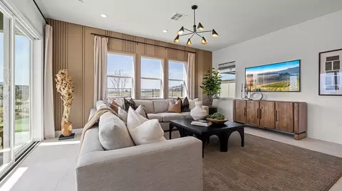 Living - 613 Eureka Dr, Santa Paula, CA 93060 photo 1 of 1
