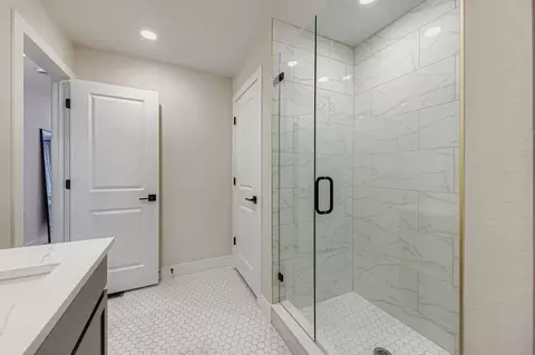 Bath - 15185 W 68th Pl, Arvada, CO 80007 photo 5 of 9