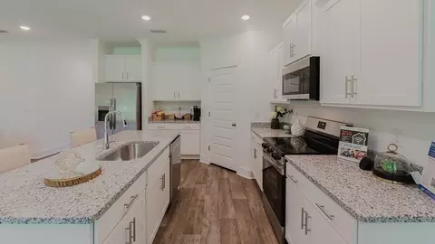 Kitchen - 26657 Sonesta Dr, Daphne, AL 36526 photo 6 of 9